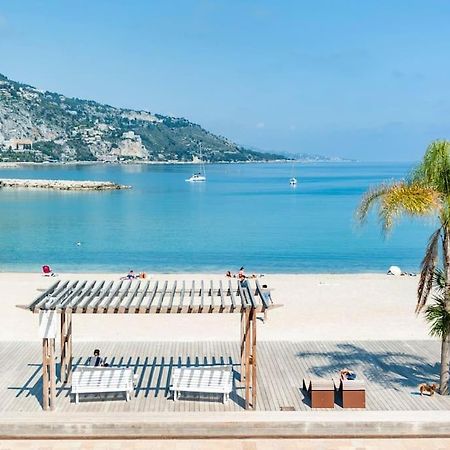 Superbe Studio Avec Terrasse En Front De Mer Menton Exterior foto