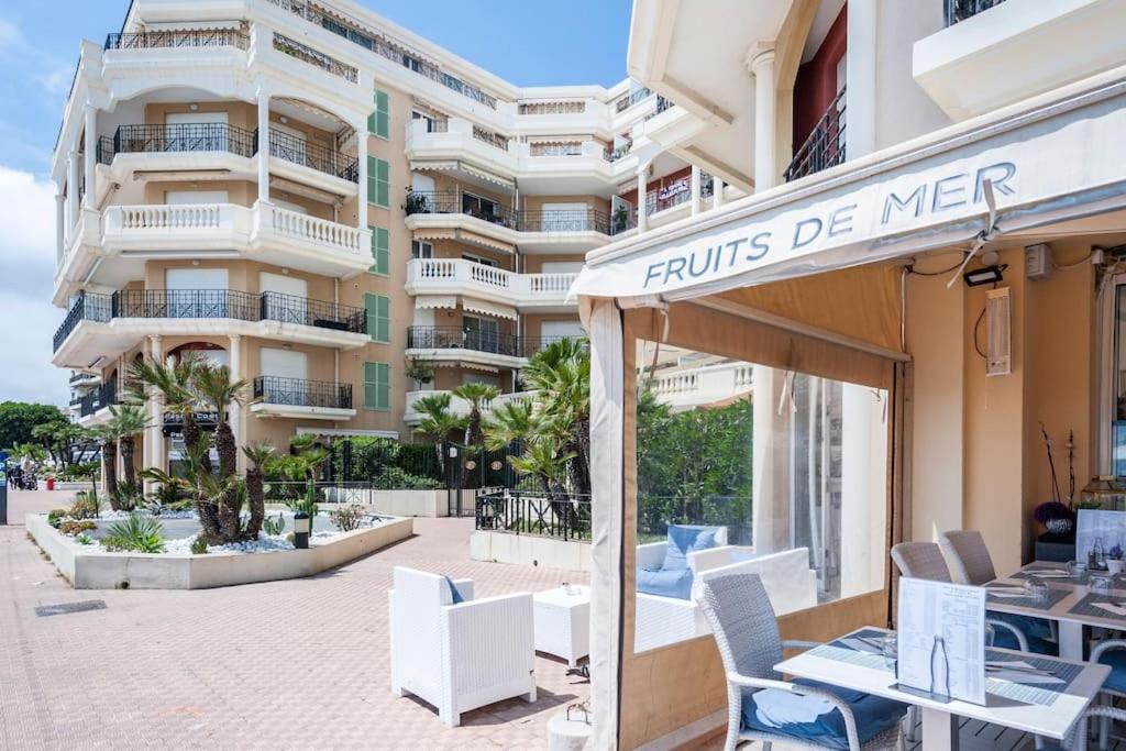 Superbe Studio Avec Terrasse En Front De Mer Menton Exterior foto